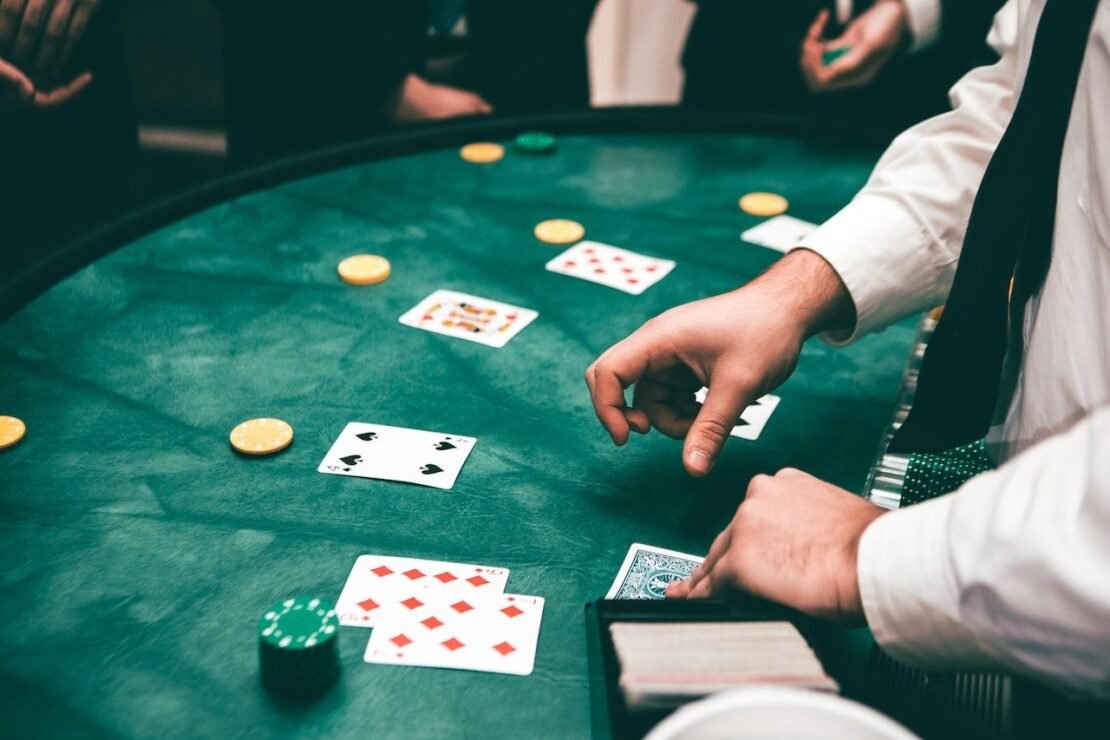 10 Keuntungan Berjudi di Casino Online